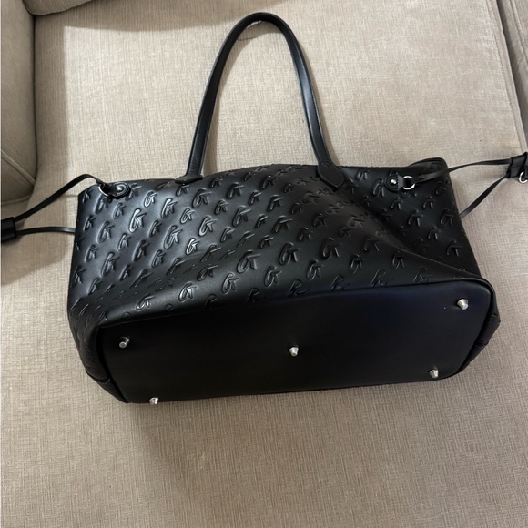 MONOGRAM GLAM TOTE MATTE BLACK X BLACK (gently used) SOLD OUT ONLINE - Picture 5 of 6